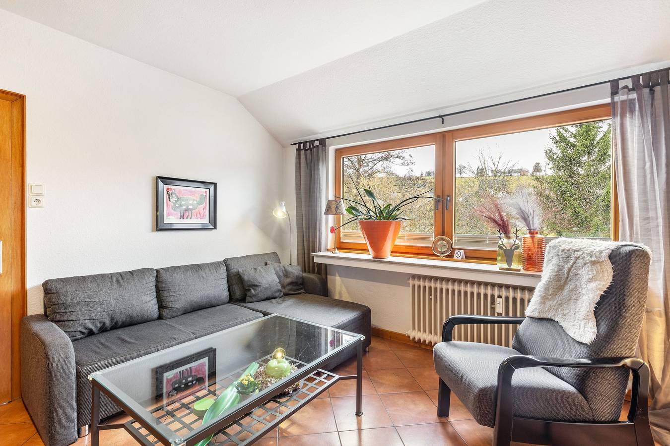 Apartamento entero, Apartamento 'Fewo Am See' con vistas al lago, terraza compartida y Wi-Fi in Olsberg, Upland
