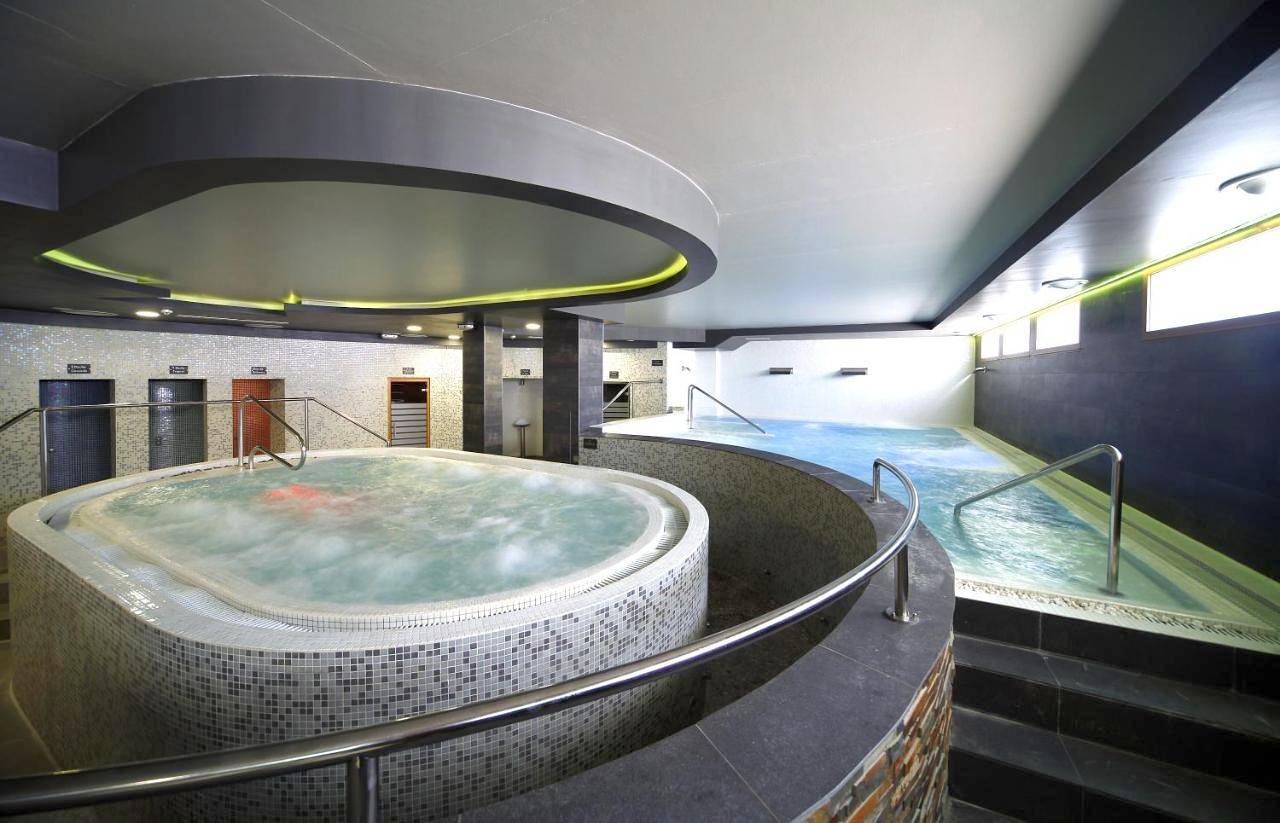 Aparthotel para 10 personas con sauna in Jaca, Pirineos