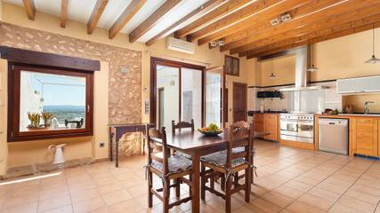 Villa in Búger, Majorca Center für 6 