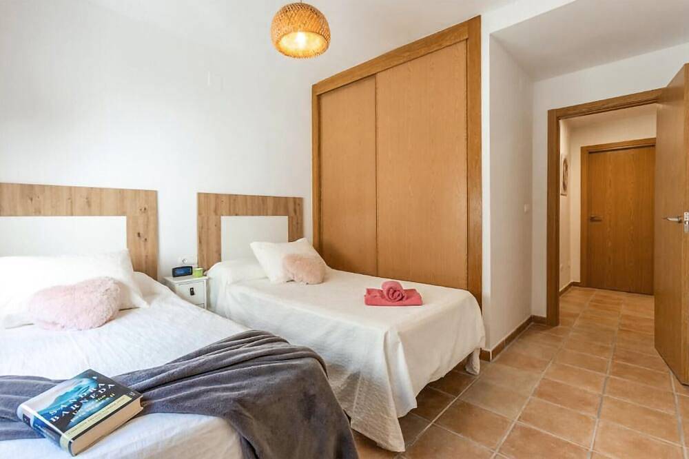 Ganze Wohnung, Schöne Ferienwohnung in Itrabo mit Swimmingpool in Itrabo, Costa Tropical