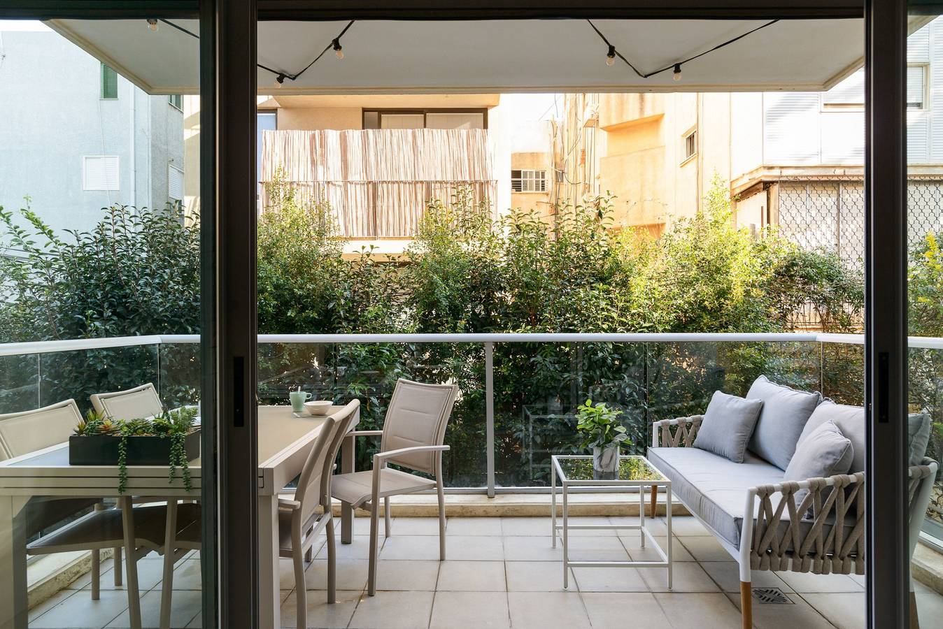 Geheel appartement, Mamad Quiet Hideaway & Terrace near Beach by Feelhome in Tel Aviv, Tel Aviv (district)