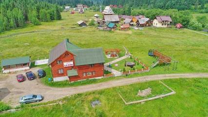 Gîte pour 4 personnes, avec jacuzzi ainsi que terrasse et jardin dans Cluj-Napoca