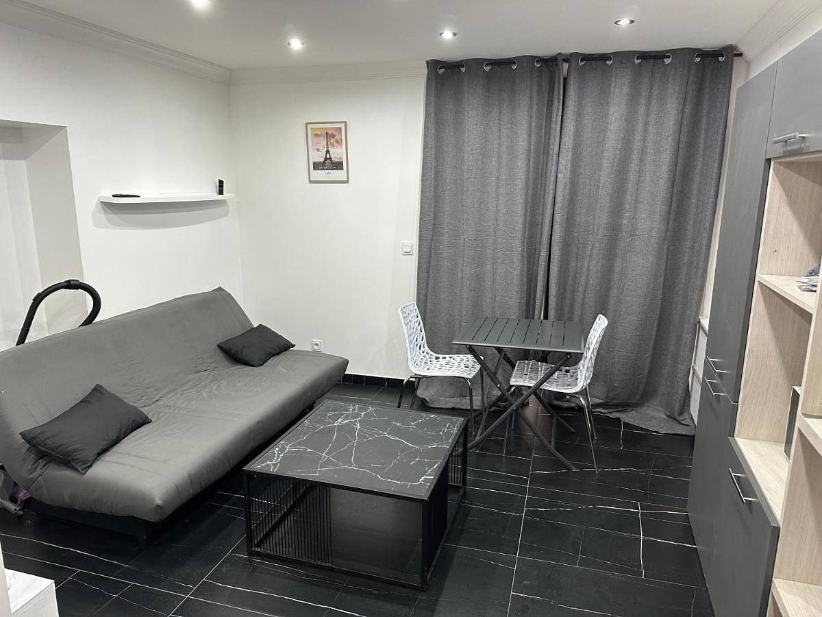 Appartement entier, One-Bedroom Apartment in Aiguebelle (Savoie), Région de Saint-Jean-de-Maurienne