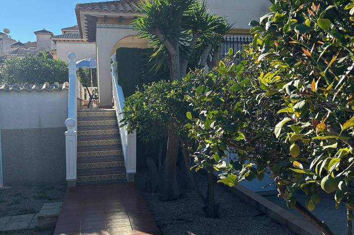 Villa for 6 people, with garden and pool as well as balcony - 1