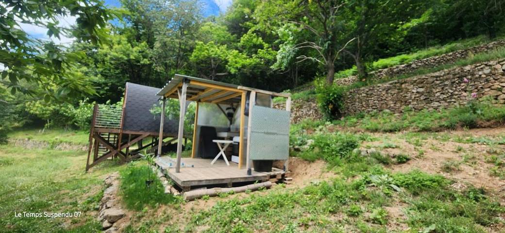Gîte pour 3 personnes, avec vue ainsi que jardin et balcon à Saint-Pierreville - 2