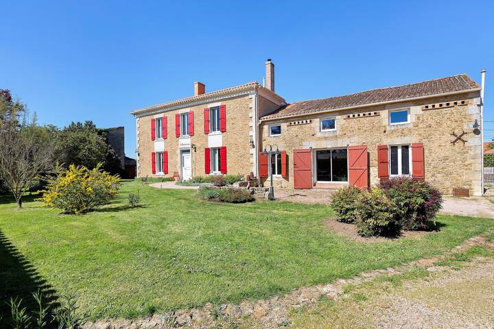 Chambre d’hôte pour 2 personnes, avec Jacuzzi et Jardin à Bazoges-en-Pareds