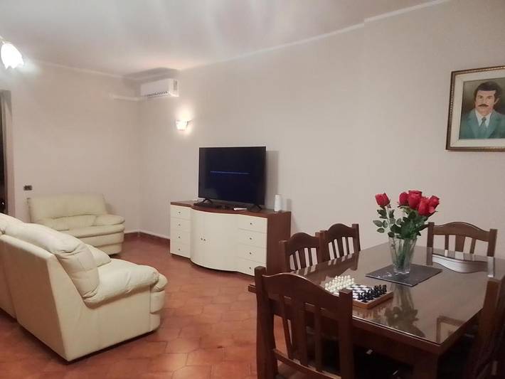 Casa vacanza per 2 persone, con piscina e giardino nonché panorama in Oliveto Citra