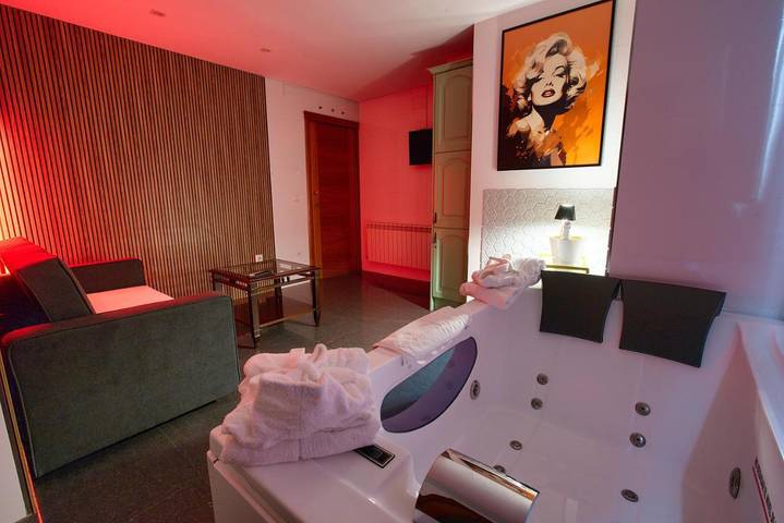 Apartamento de vacaciones para 3 personas, con balcón y jacuzzi - 1