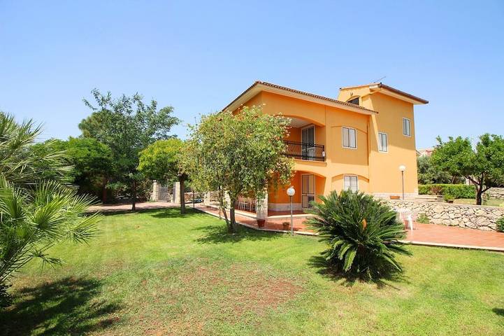 Villa per 9 persone, con balcone e giardino - 1