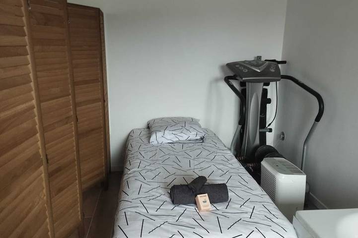 Location de vacances pour 10 personnes, avec sauna ainsi que jacuzzi et jardin, animaux acceptés à Varaignes - 4