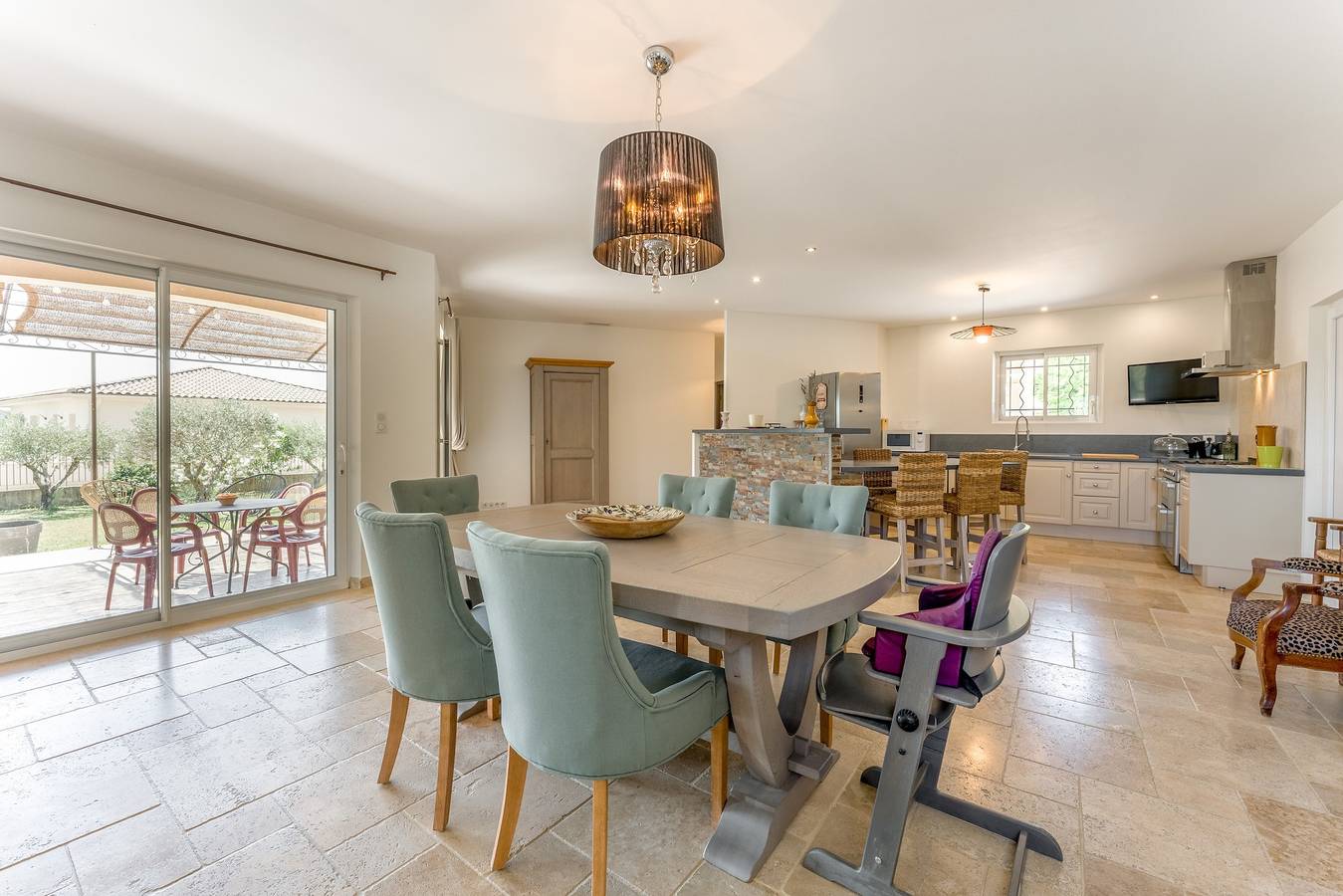 Villa « Margot » avec terrasse privée, Wi-Fi et climatisation in Goudargues, Région de Nîmes