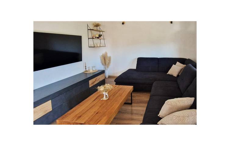 Reizende 156 m² große Wohnung mit Pool und Terrasse in Sinj, 1,5 km vom Stadtzentrum entfernt in Sinj, Dalmatinisches Zagora