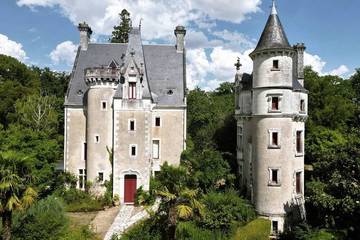 Gîte pour 12 personnes, avec jardin ainsi que piscine et terrasse à Vicq-sur-Nahon