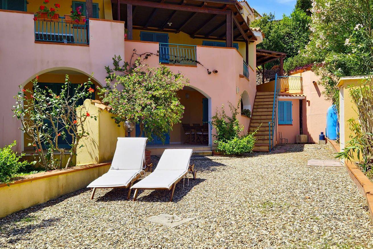 Appartamento intero, [Maison Bouganvillea] Appartamento a 150 metri dal mare  in Sas Linnas Siccas, Orosei