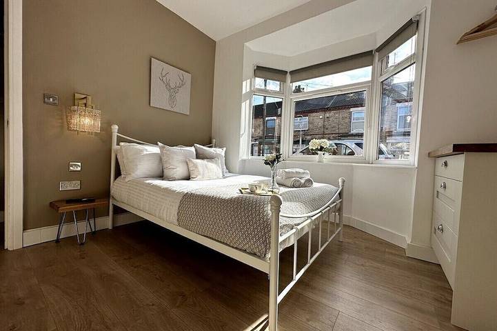 Moderne-Maison-Salle de bain privée in Kingston-upon-Hull, Yorkshire and the Humber