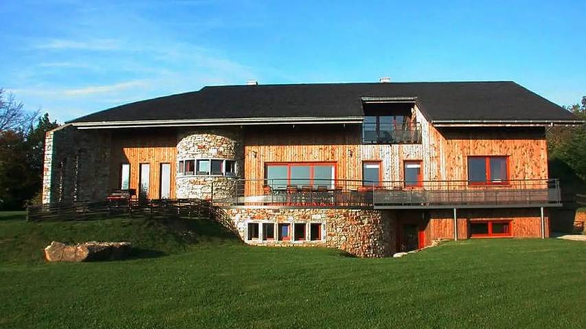 Villa pour 20 personnes, avec sauna et jardin, animaux acceptés à Waimes