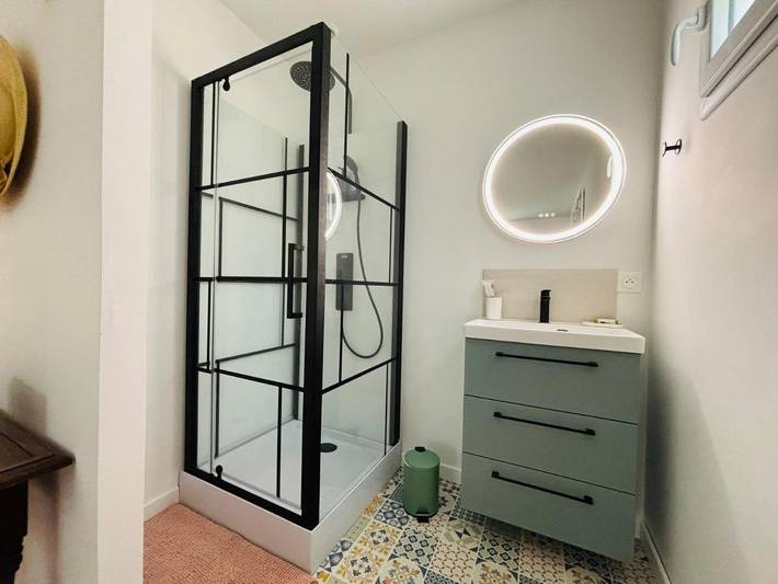 Location de vacances pour 4 personnes, avec terrasse ainsi que piscine et vue à Mûrs-Erigné - 3