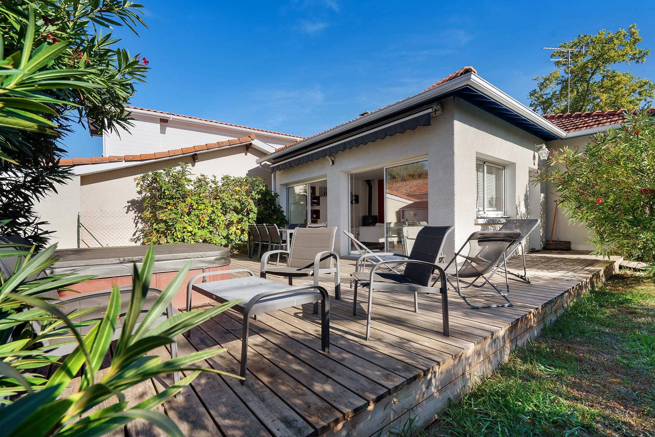 Ferienhaus 'Villa L'escale 600 M De La Plage' mit privater Terrasse und privatem Garten in Andernos-les-Bains, Arcachon und Umgebung