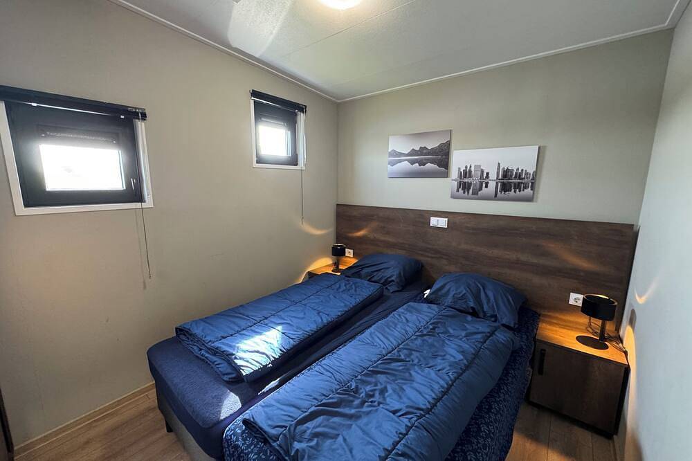 Modern chalet Laguna Kampen for 6 people with fenced garden and Wlan in Kampen, Lake Veluwe