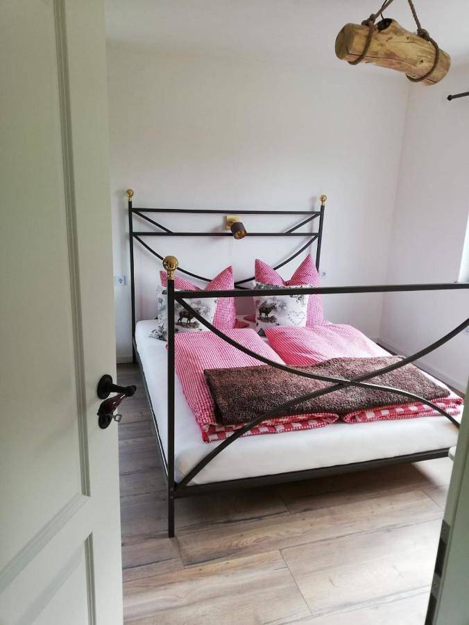 Ferienwohnung für 2 Personen, mit Terrasse und Garten sowie Ausblick in Tröstau - 3