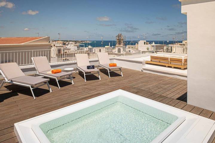 Ferienwohnung für 4 Personen, mit Balkon/Terrasse und Pool in Polignano A Mare