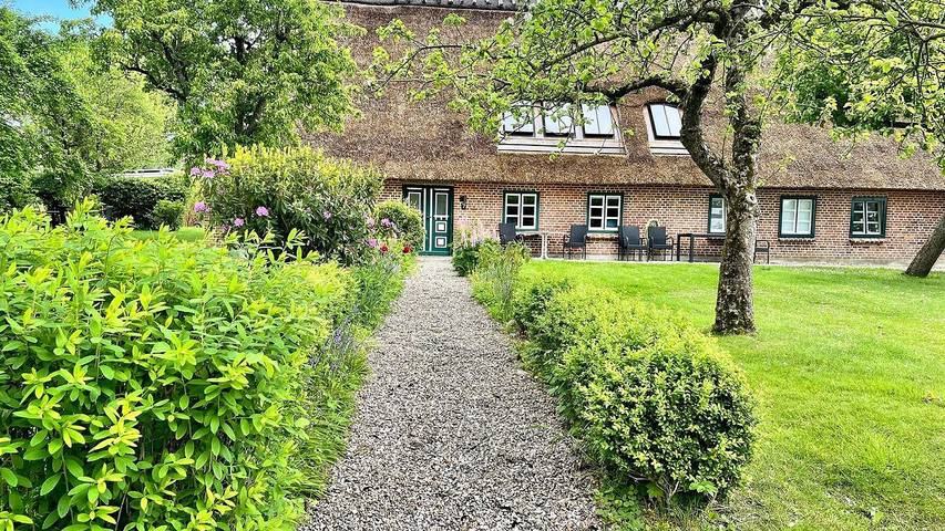 Ferienwohnung für 4 Personen, mit Sauna und Garten in Hasselberg