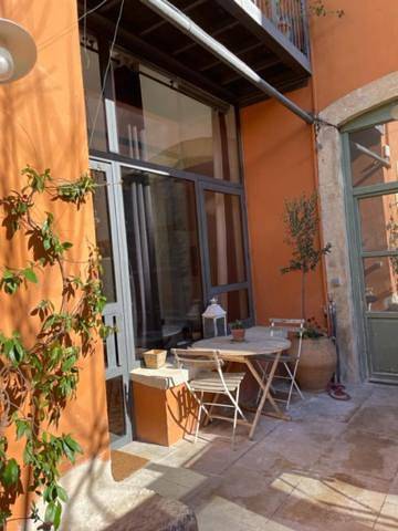 Chambre d’hôte pour 3 personnes, avec terrasse, animaux acceptés