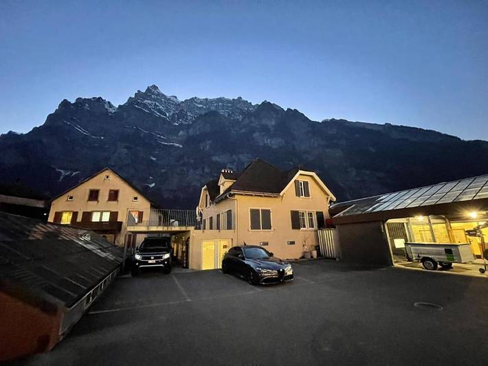 Ferienhaus für 8 Personen, mit Terrasse in Glarus