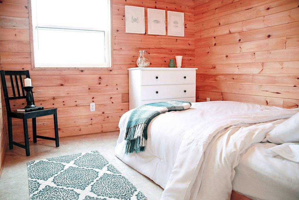 Cabin Rentals And Lodges for 8 Guests in Prince Edward Island, Canada