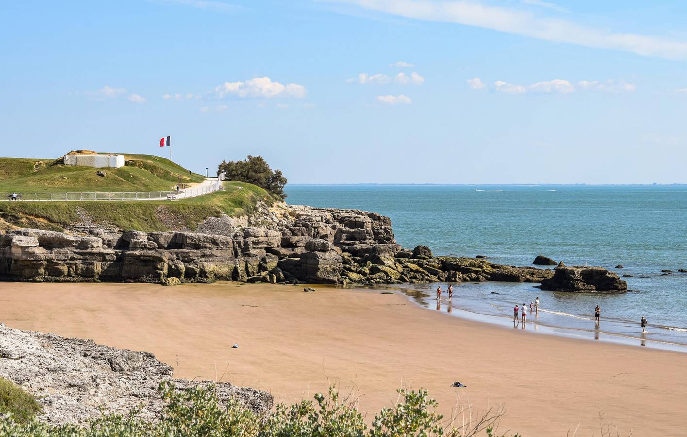 Appartement de vacances entier, Appartement avec vue sur la mer, terrain de pétanque, lave-linge, parking | À 1,5 km de la plage in Saint-Georges-de-Didonne, Côte de Beauté