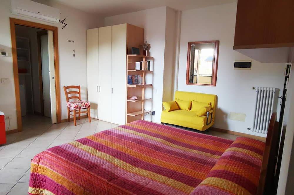 Ganze Wohnung, Apartment 'Marechiaro' mit Balkon, Wlan und Klimaanlage in Viserba, Rimini