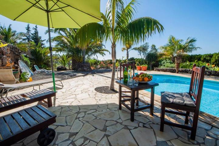 Chalet para 5 personas, con vistas además de jardín y piscina, Se admiten mascotas en La Palma - 3