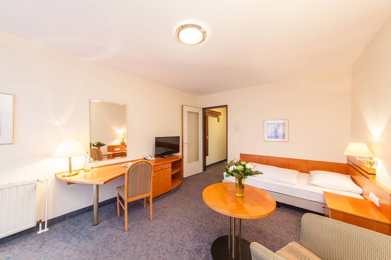 Entire holiday apartment, Holiday apartment for 1 person in Südwest, Leipzig