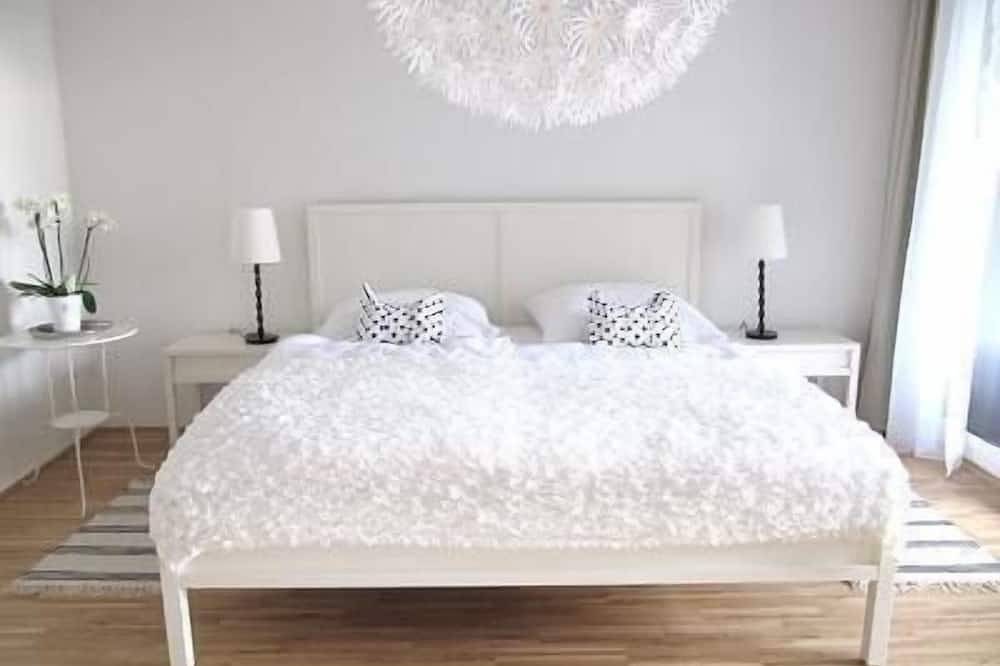 Entire apartment, Apartment right on the Seerhein Holidays right on the water in Konstanz, Landkreis Konstanz