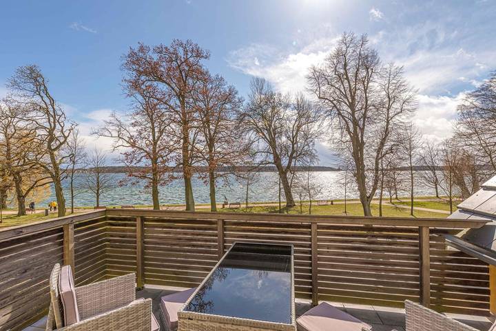 Vakantiewoning voor 2 personen, met balkon en uitzicht op het meer in Waren (Müritz)
