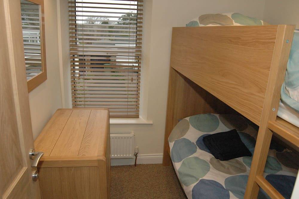 Beautiful 3 Bedroom Cottage, Close To Waterfront  In Charming Coastal Village in Instow, Devon