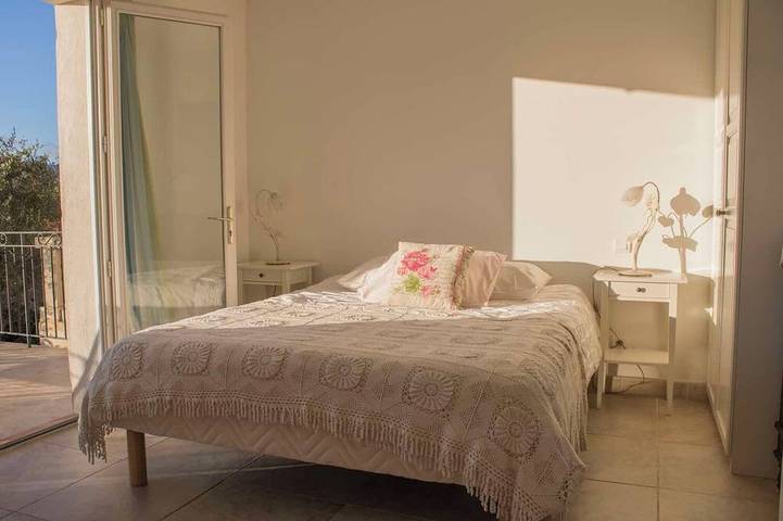 Appartement entier, Appartement pour 6 personnes avec Vue, Piscine Chauffée, Climatisation, Wifi etc in Montauroux, Côte méditerranéenne (France)