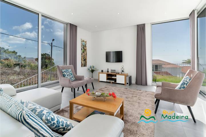 Stylish villa, sunny Calheta | Calheta Heights in Estreito da Calheta, Madeira