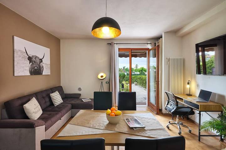 Ferienwohnung für 6 Personen, mit Pool und Garten sowie Terrasse