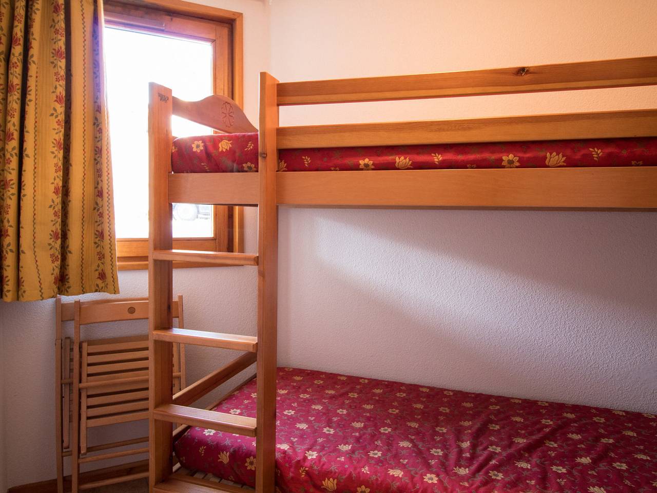 Entire apartment, Apartment for 6 in Aussois with parking in Aussois, Saint-Jean-de-Maurienne region