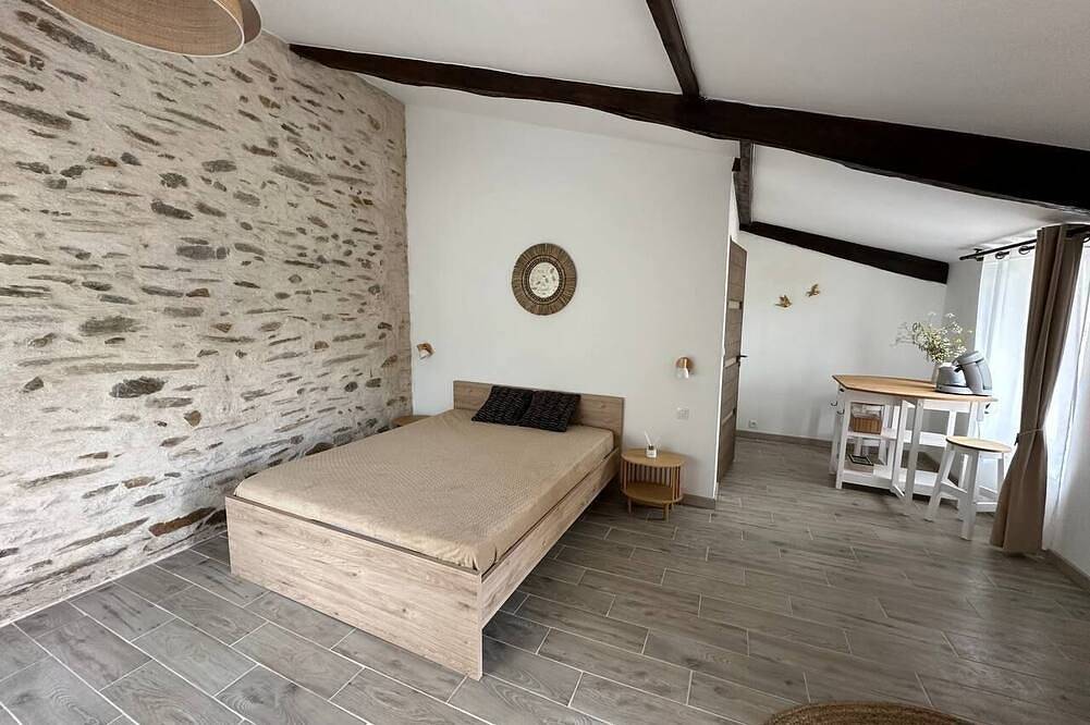 Bed & Breakfast ''Sous L'Ombre Des Mimosas'' (Under The Shadow Of The Mimosas) in Le Busseau, Niort region