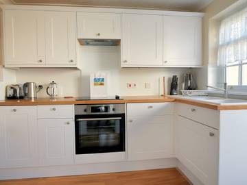 Log Cabin for 4 People in Lyme Regis, Jurassic Coast, Photo 2