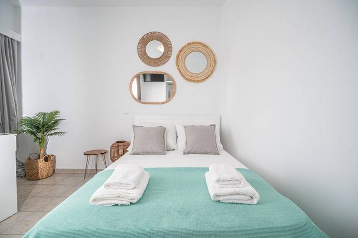 Ferienwohnung für 2 Personen, mit Terrasse und Garten sowie Ausblick