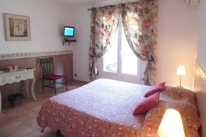 Gîte pour 2 personnes, avec jacuzzi en Corse-du-Sud