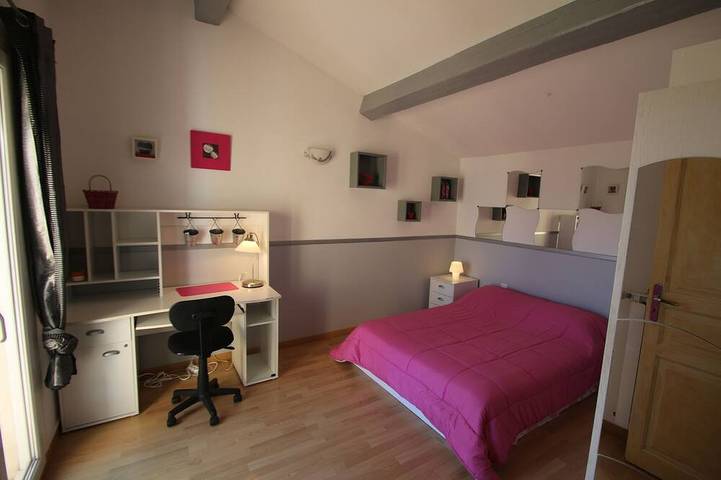 Beautiful villa with garden, swimming pool and jacuzzi close to all amenities in La Farlède, Mediterranean Coast (France)