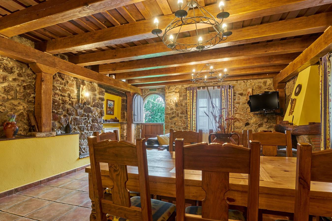 Ferienhaus 'La Venta Del Alma' mit Bergblick, privater Terrasse und Wlan in Robledo de Guzpeña, Prado de la Guzpeña