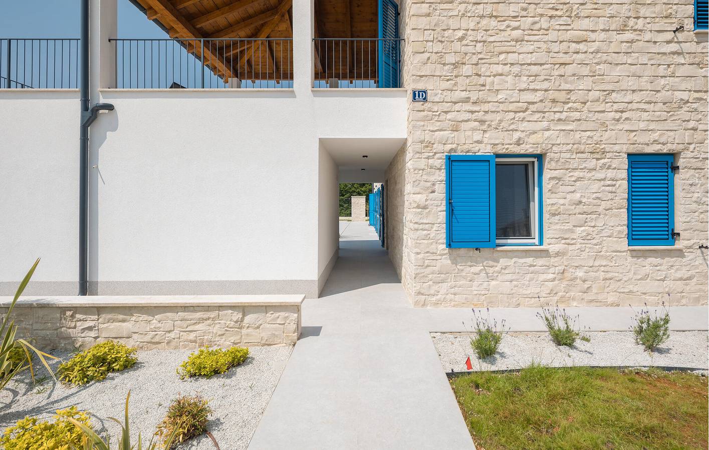 Geräumige 220 m² große Wohnung mit Terrasse, WLAN und Parkplatz im Zentrum von Anzici in Anzici, Zentralistrien