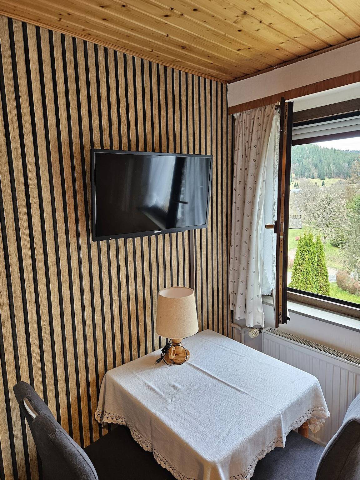 Ολόκληρο το διαμέρισμα, Apartment "Am Wehrastrand 5" in a Spa Town in the Southern Black Forest with Mountain View in Todtmoos, Southern Black Forest