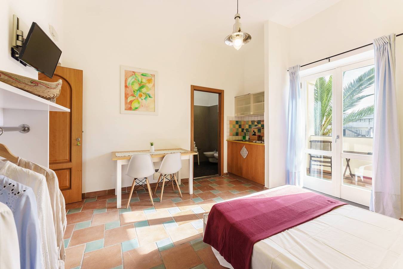 Entire apartment, Monolocale Economy Gioia 37 - 2Gb3703 in Procida, Naples Province