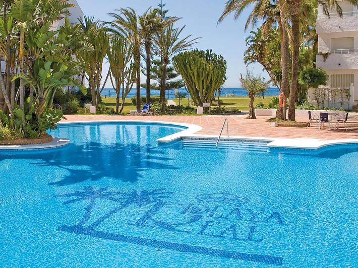 Ganze Wohnung, Beach Access Apt in Playa Real | Pool & Terrace - Pass the Keys in Marbella Ost, Marbella